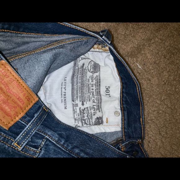 Levi’s 501 Mid Rise Denim Shorts - Picture 6 of 7